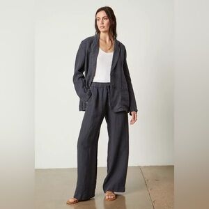 2pc Velvet by Graham & Spencer heavy linen unstructured blazer & wide trousers.